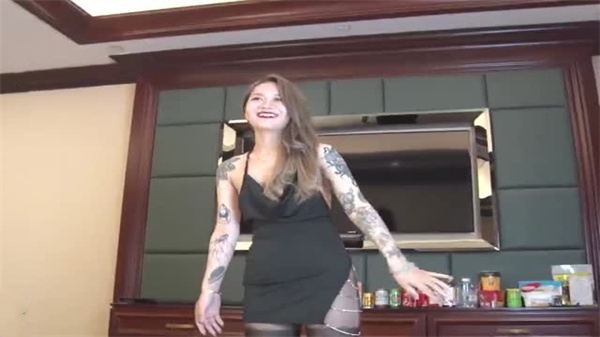 PANS精品气质女神果汁最新大尺度无内黑色露BB