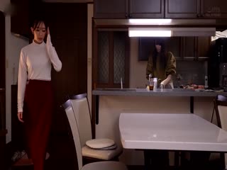 MOON-039-C 【完全主観バイノーラル】耳から離れない卑猥な音を聞かせ僕を不倫に導く美人エステティシャン