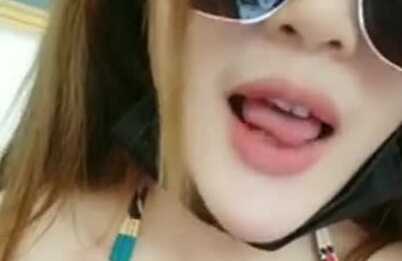 带墨镜的网红卖片女神穿的花里花哨小妹妹很粉滴了风油精再用茄子乐