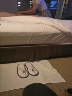 终于操上我姐姐了，jk大长腿，给我推油，最后我还叫人跟他3p了