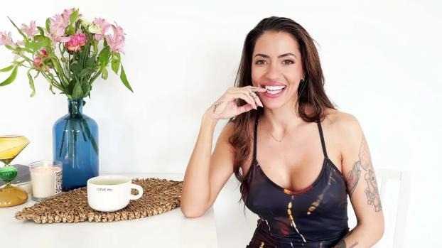 Jacquie Et Michel TV – Coco Bae