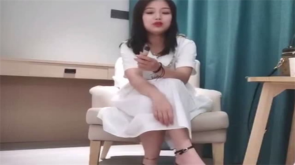 老表探花：正规足浴店泡来的巨乳女神上门服务，颜值爆表让你欲罢不能！