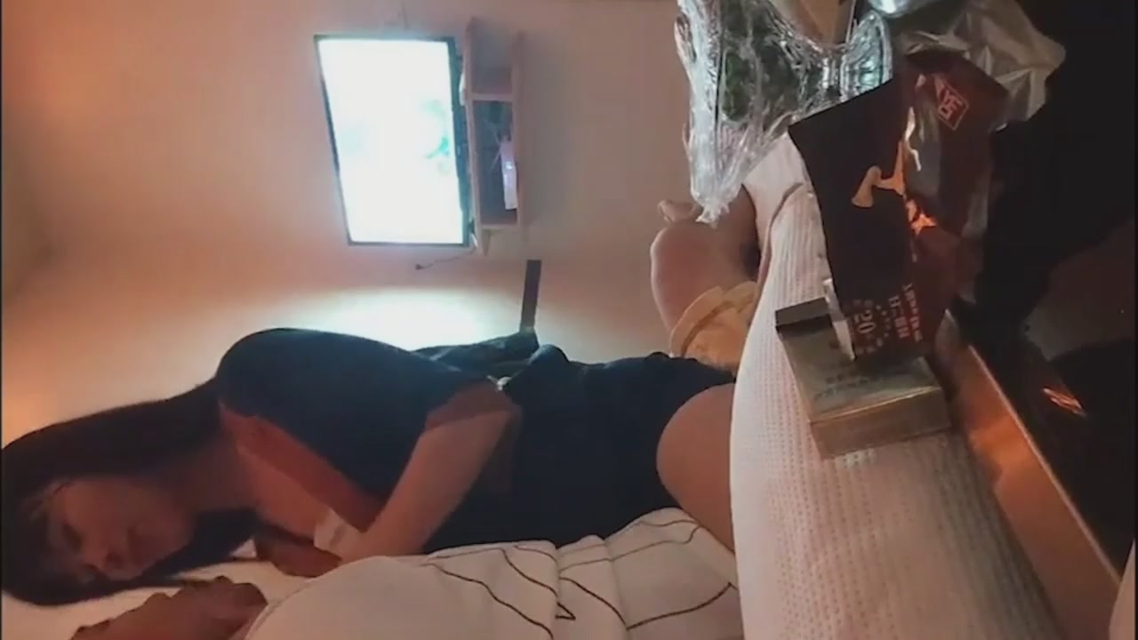 强插按摩女技师 后入狂干到淫水狂喷