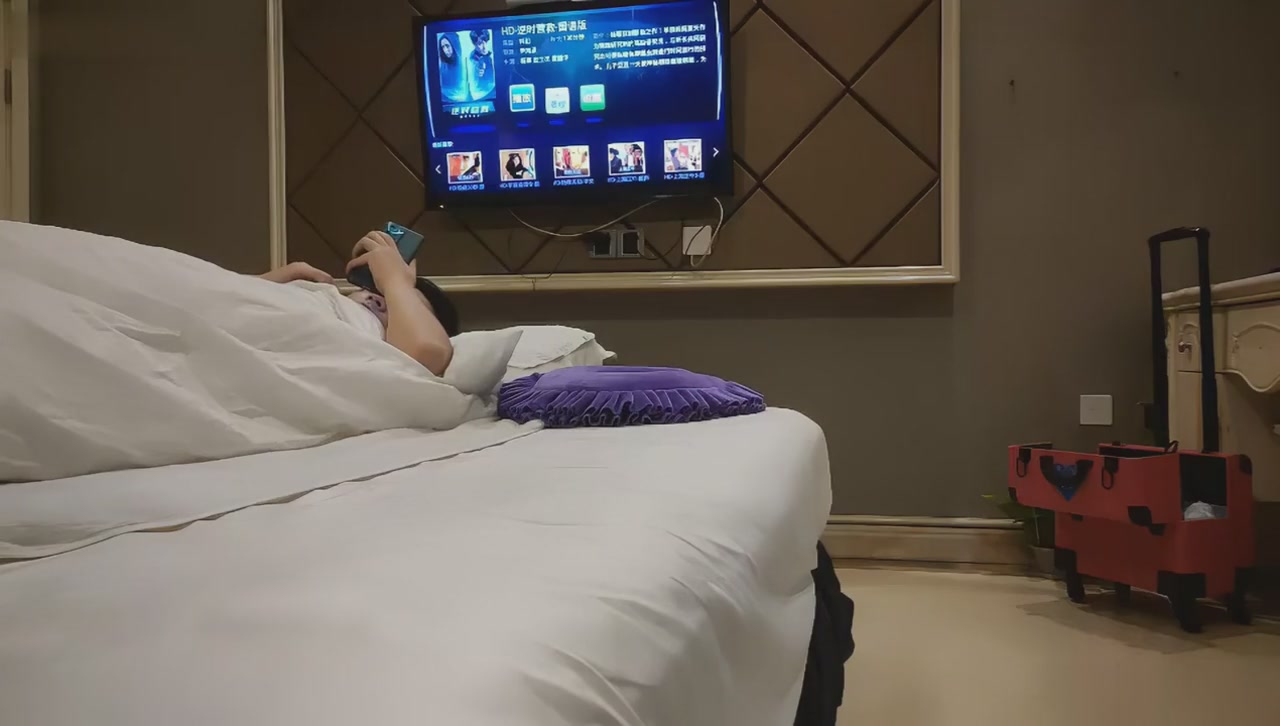 精油推背技师被勾搭到床上 浪叫不断被狂干到高潮