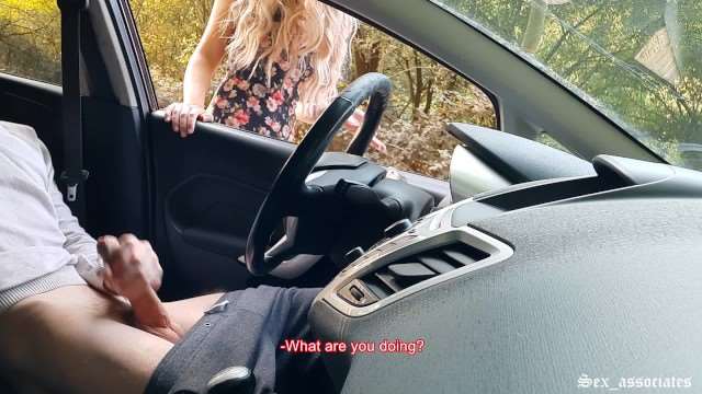 公园车震曝光！骚货野外自慰被路人狂拍